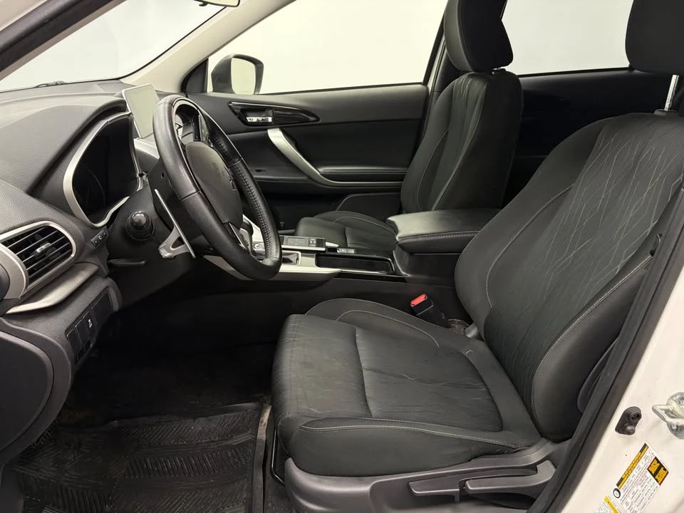 2019 Mitsubishi Eclipse Cross - Image 2 of 12