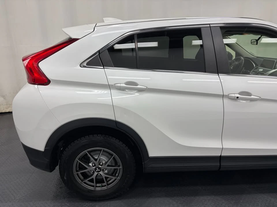2019 Mitsubishi Eclipse Cross - Image 9 of 12