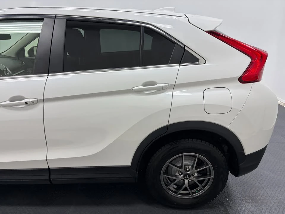 2019 Mitsubishi Eclipse Cross - Image 4 of 12