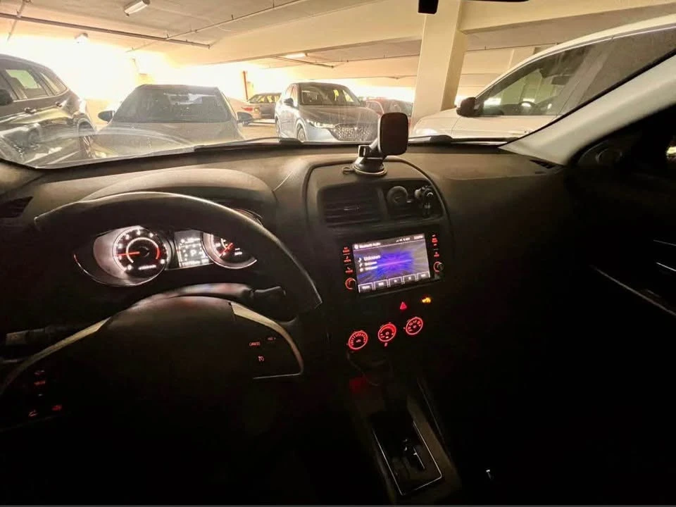 2019 Mitsubishi Outlander - Image 5 of 7