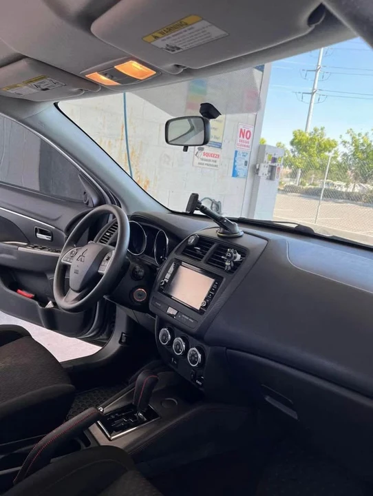 2019 Mitsubishi Outlander - Image 6 of 7