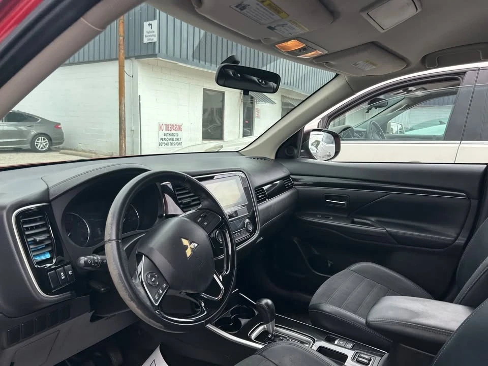 2019 Mitsubishi Outlander - Image 4 of 12