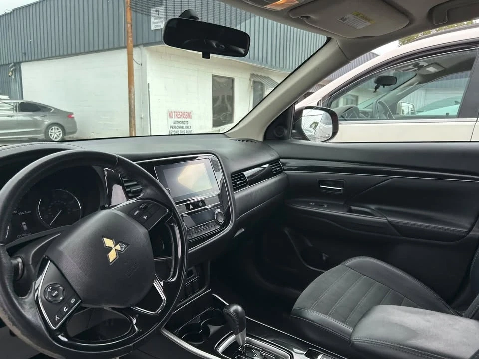2019 Mitsubishi Outlander - Image 5 of 12