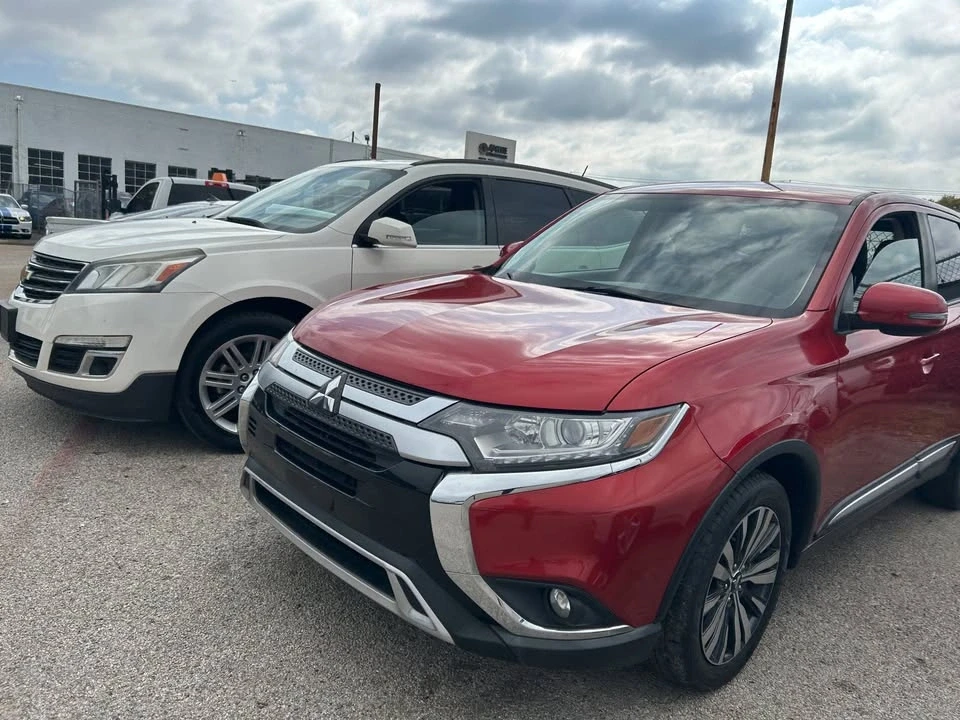 2019 Mitsubishi Outlander - Image 3 of 12