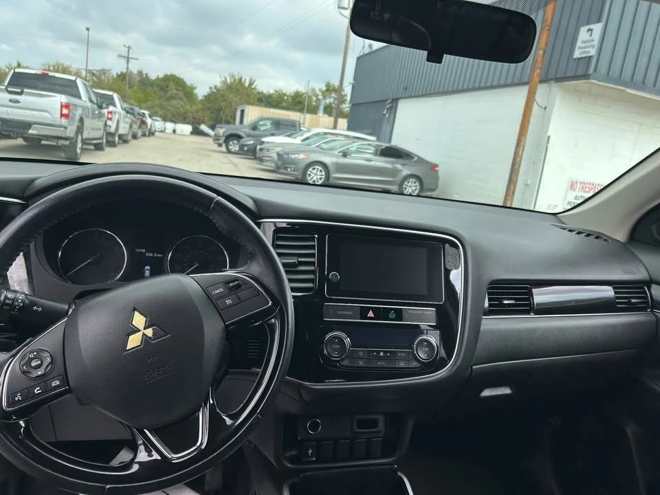2019 Mitsubishi Outlander - Image 6 of 12