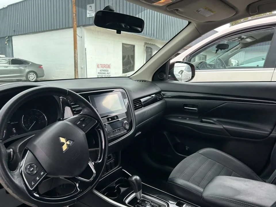 2019 Mitsubishi Outlander - Image 5 of 12