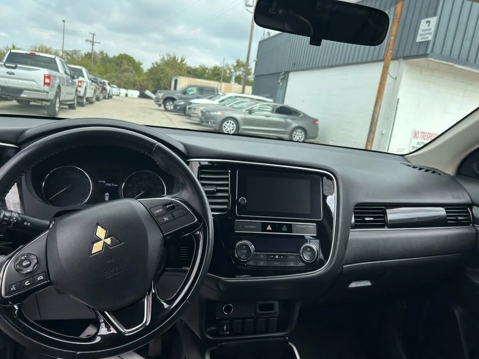 2019 Mitsubishi Outlander - Image 6 of 12