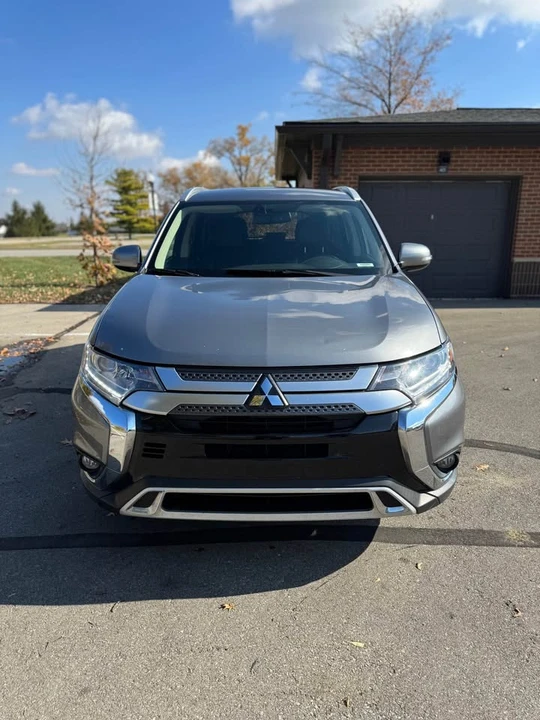 2019 Mitsubishi Outlander - Image 2 of 13