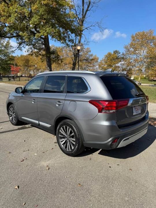 2019 Mitsubishi Outlander - Image 11 of 13