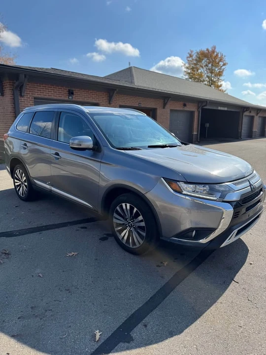 2019 Mitsubishi Outlander - Image 3 of 13