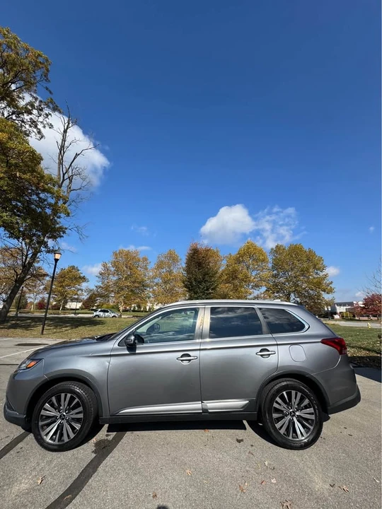 2019 Mitsubishi Outlander - Image 12 of 13