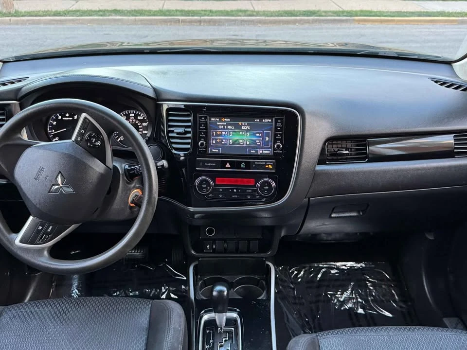 2019 Mitsubishi Outlander - Image 11 of 14