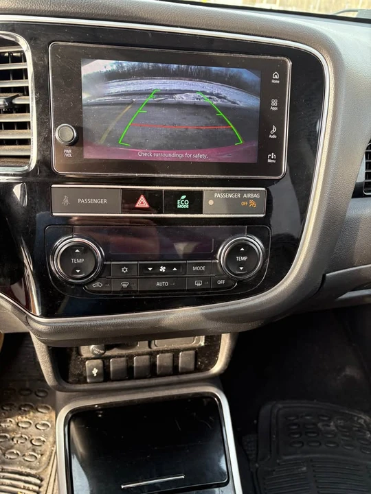 2019 Mitsubishi Outlander - Image 8 of 10