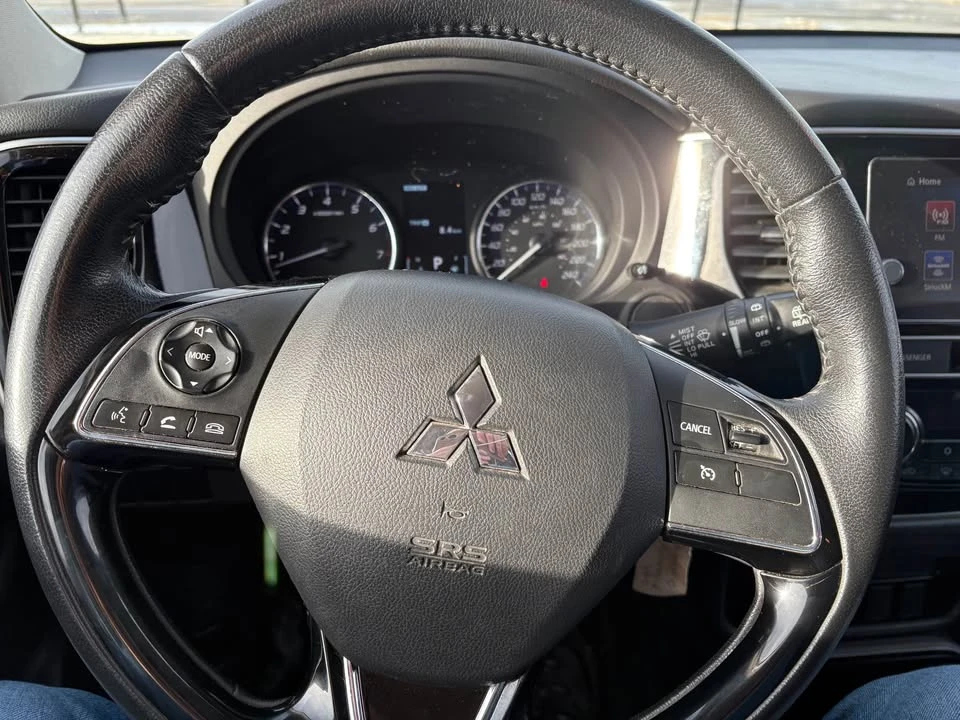 2019 Mitsubishi Outlander - Image 6 of 10