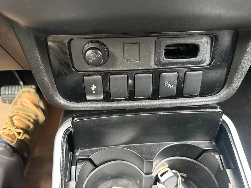2019 Mitsubishi Outlander - Image 12 of 12