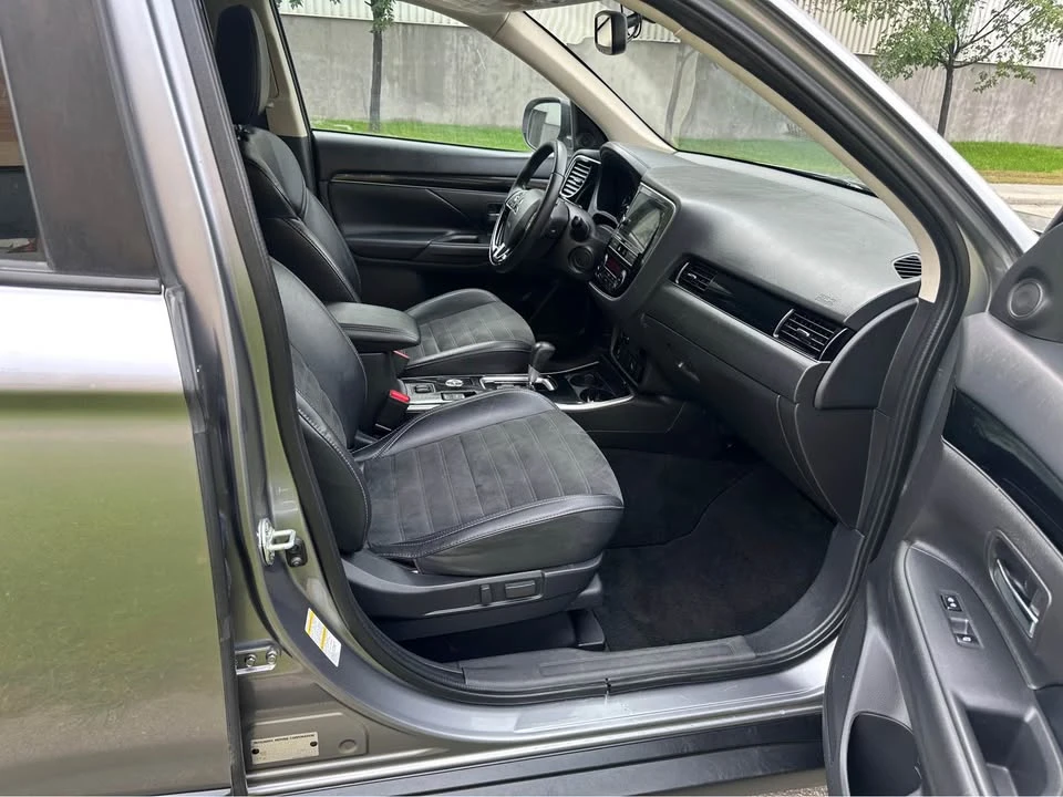 2019 Mitsubishi Outlander - Image 5 of 12
