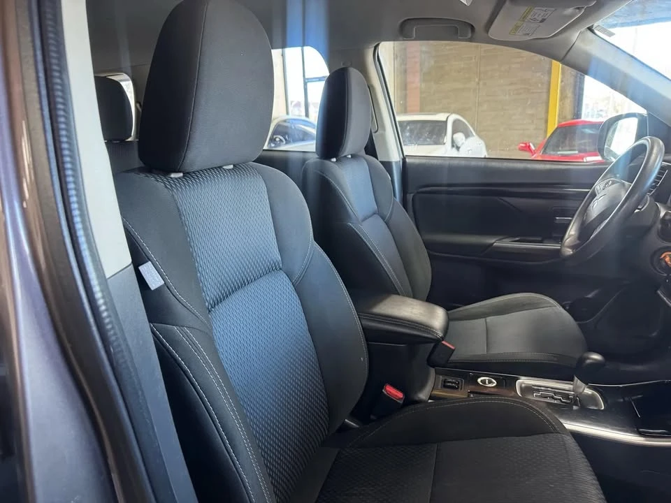2019 Mitsubishi Outlander - Image 16 of 20