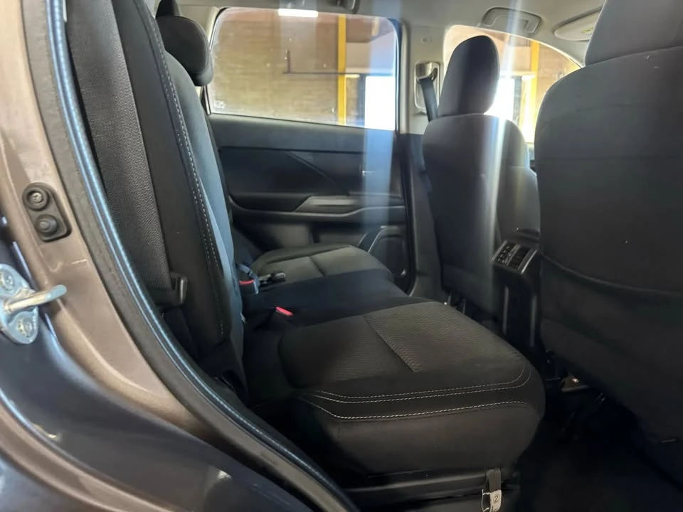 2019 Mitsubishi Outlander - Image 12 of 20