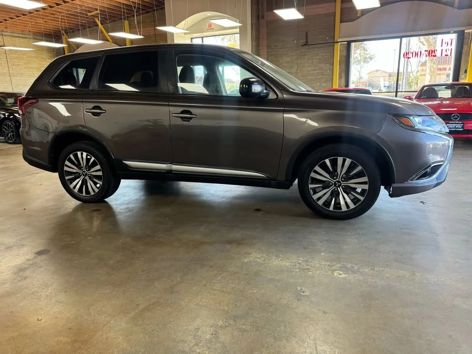 2019 Mitsubishi Outlander - Image 5 of 20