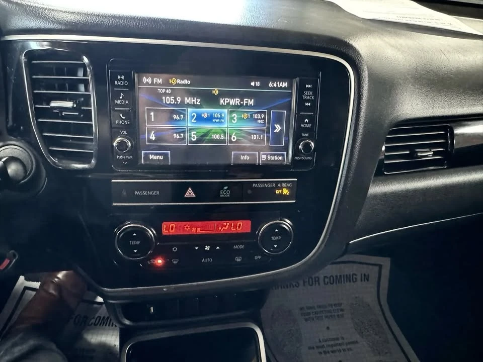 2019 Mitsubishi Outlander - Image 17 of 20