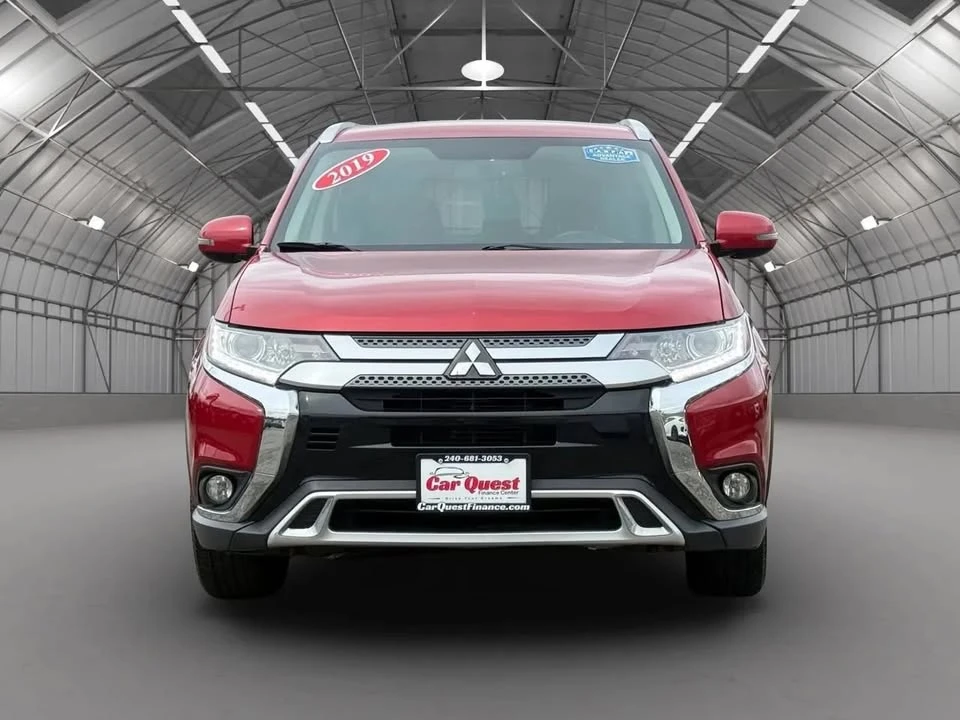 2019 Mitsubishi Outlander - Image 2 of 20