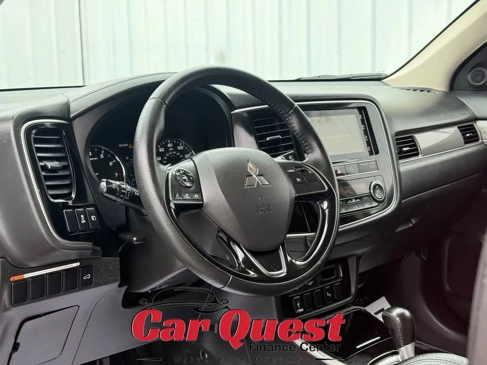 2019 Mitsubishi Outlander - Image 9 of 20