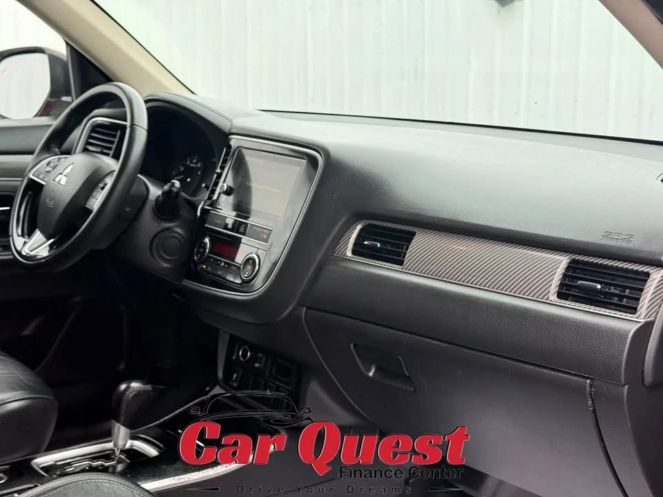 2019 Mitsubishi Outlander - Image 18 of 20