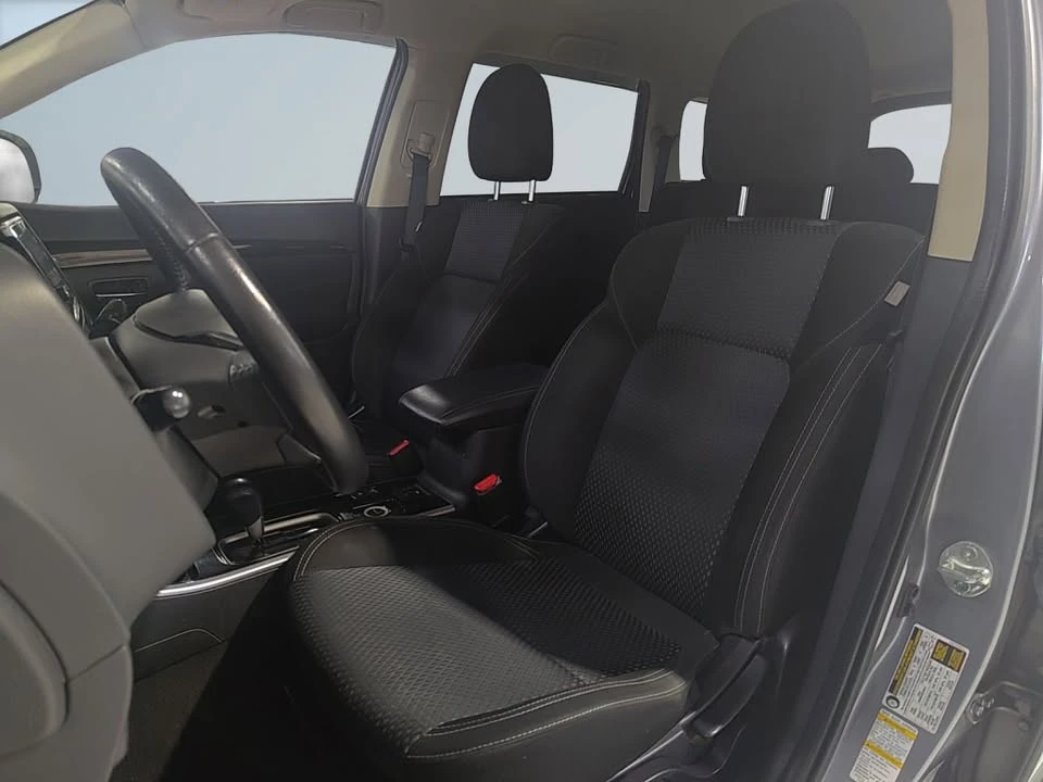 2019 Mitsubishi Outlander - Image 11 of 15