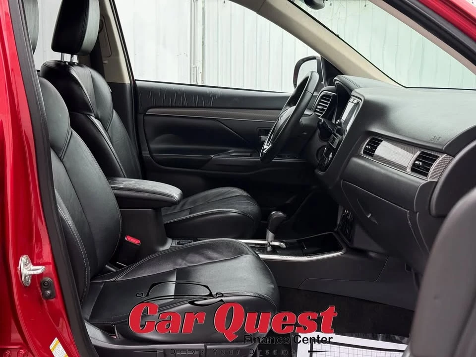 2019 Mitsubishi Outlander - Image 17 of 20