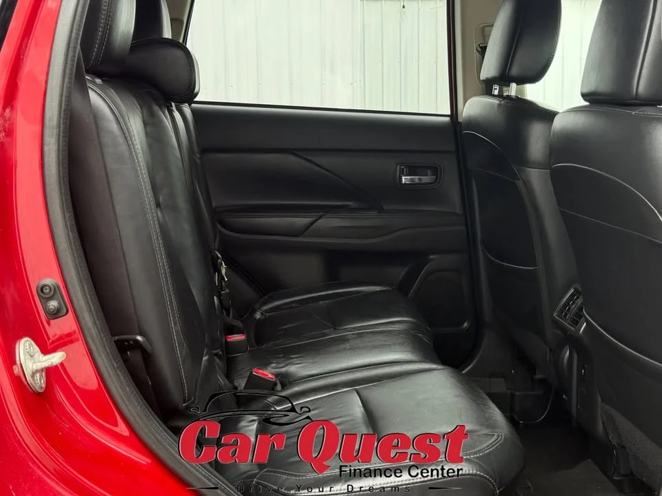 2019 Mitsubishi Outlander - Image 15 of 20