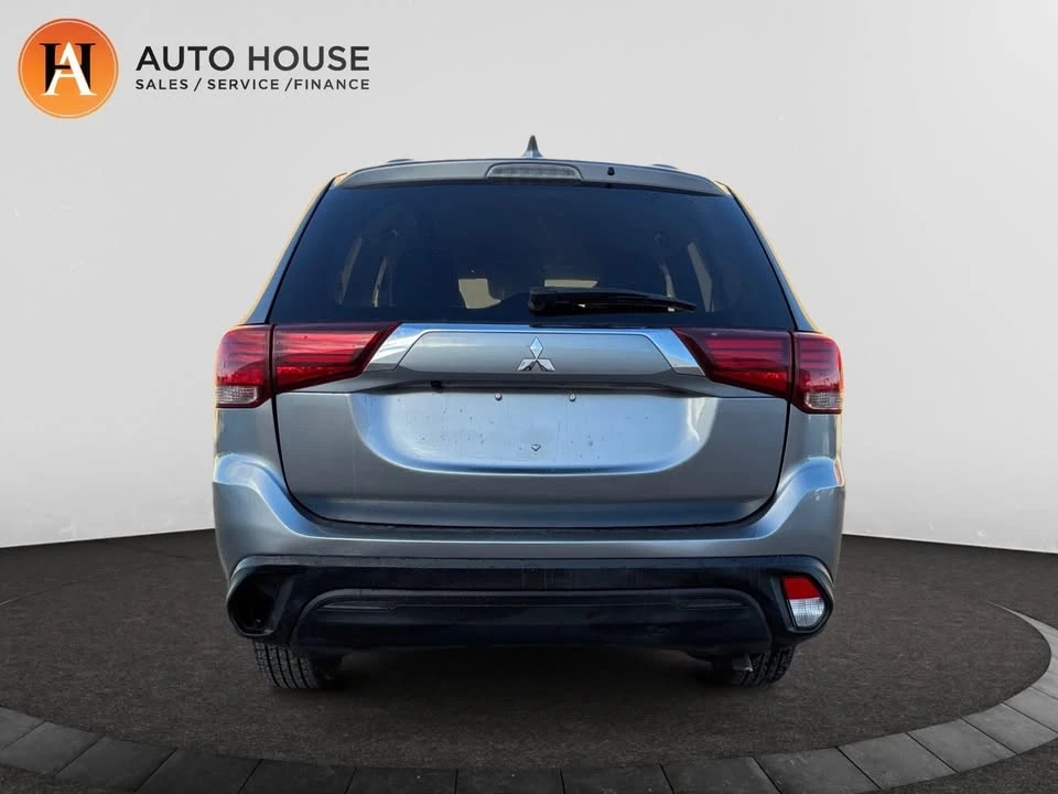 2019 Mitsubishi Outlander - Image 4 of 19