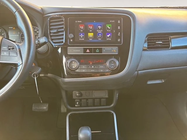 2019 Mitsubishi Outlander - Image 13 of 19