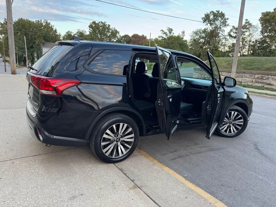 2019 Mitsubishi Outlander - Image 6 of 17