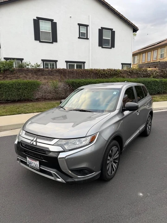 2019 Mitsubishi Outlander - Image 3 of 13