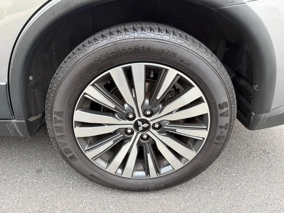 2019 Mitsubishi Outlander - Image 13 of 13