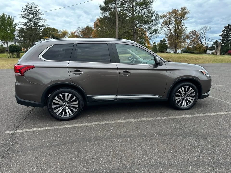 2019 Mitsubishi Outlander - Image 4 of 20