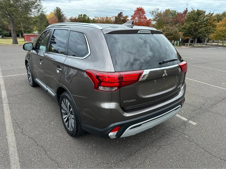 2019 Mitsubishi Outlander - Image 7 of 20
