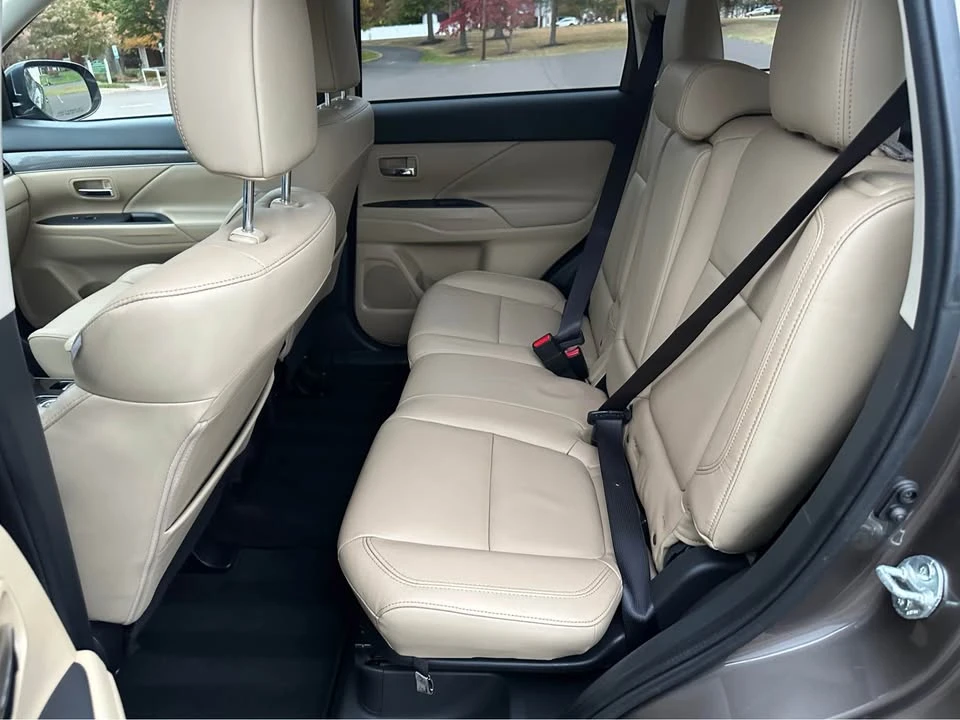 2019 Mitsubishi Outlander - Image 9 of 20