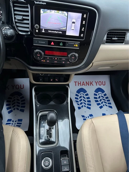 2019 Mitsubishi Outlander - Image 14 of 20