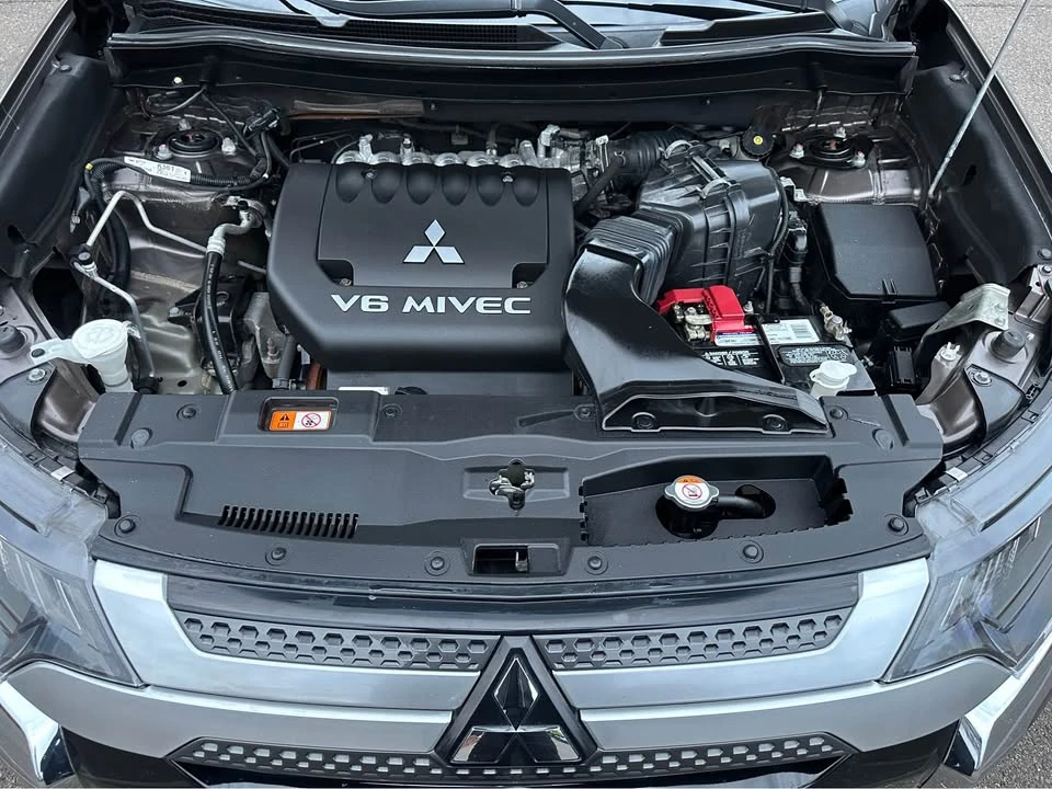 2019 Mitsubishi Outlander - Image 17 of 20