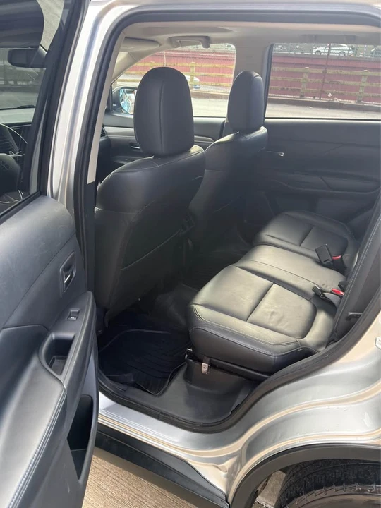 2019 Mitsubishi Outlander - Image 10 of 20