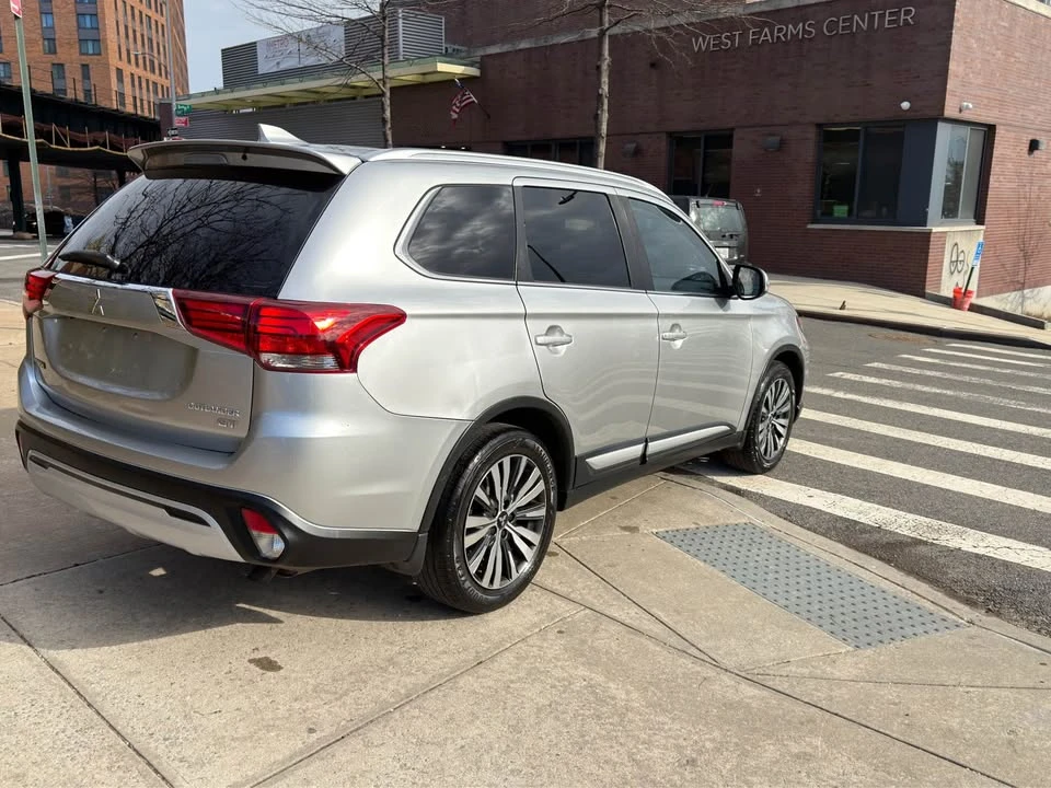 2019 Mitsubishi Outlander - Image 4 of 20