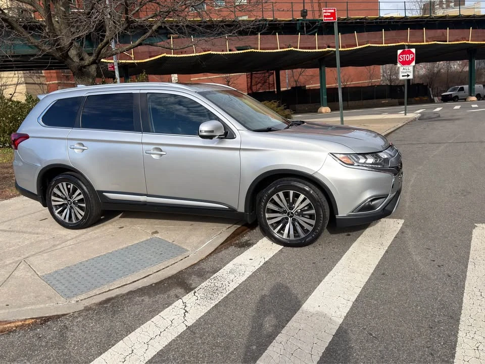2019 Mitsubishi Outlander - Image 7 of 20