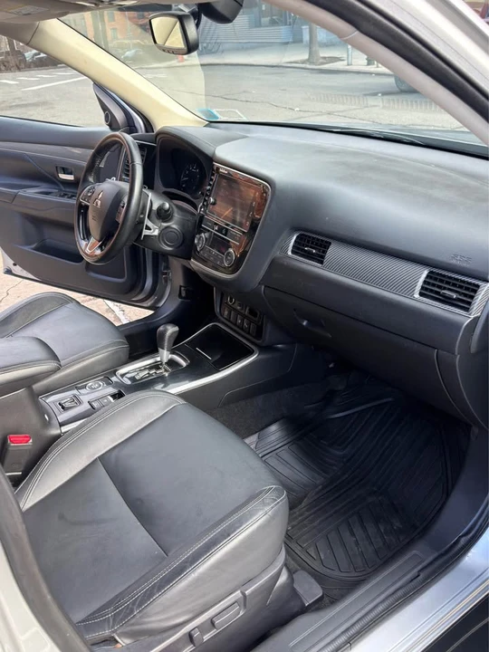 2019 Mitsubishi Outlander - Image 12 of 20