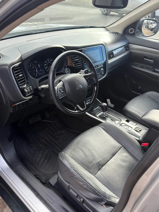 2019 Mitsubishi Outlander - Image 11 of 20