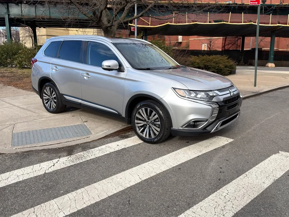 2019 Mitsubishi Outlander - Image 6 of 20