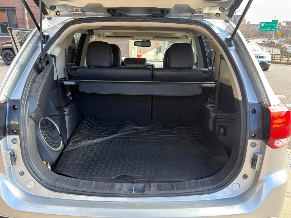 2019 Mitsubishi Outlander - Image 16 of 20