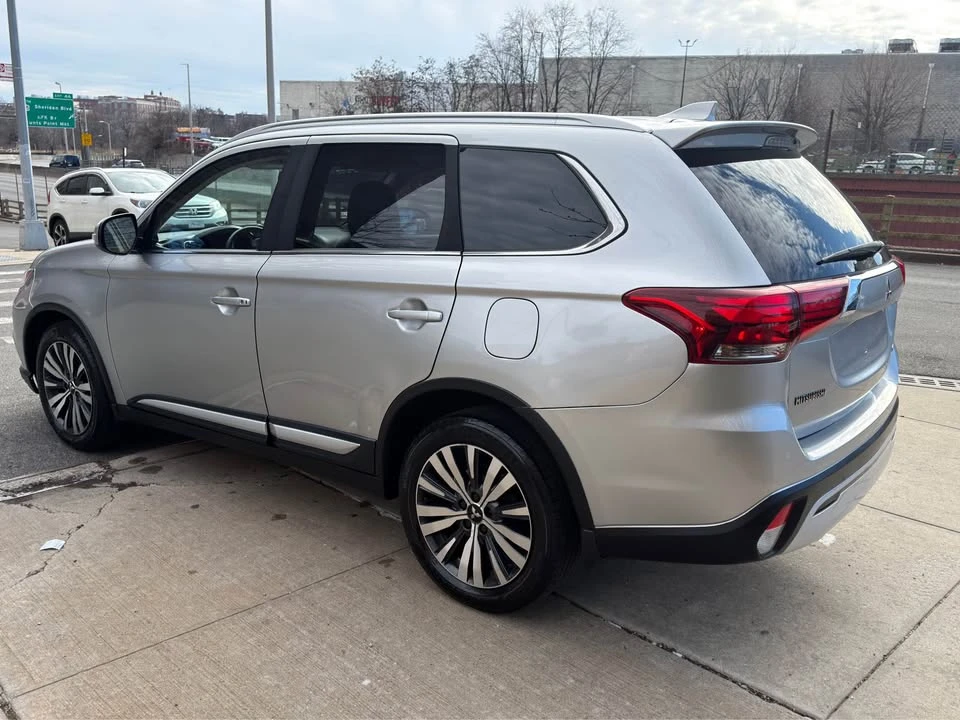 2019 Mitsubishi Outlander - Image 5 of 20