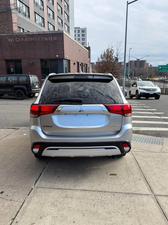 2019 Mitsubishi Outlander - Image 3 of 20