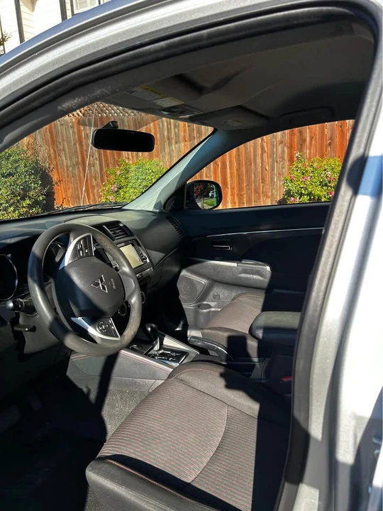 2019 Mitsubishi Outlander - Image 5 of 8